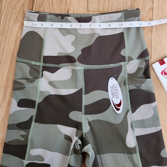 TKO Technical Knockout High Rise 7/8 Length Green Camo Leggings Medium - Picture 6 of 8
